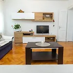 Apartamento Dokoza In Old Town *